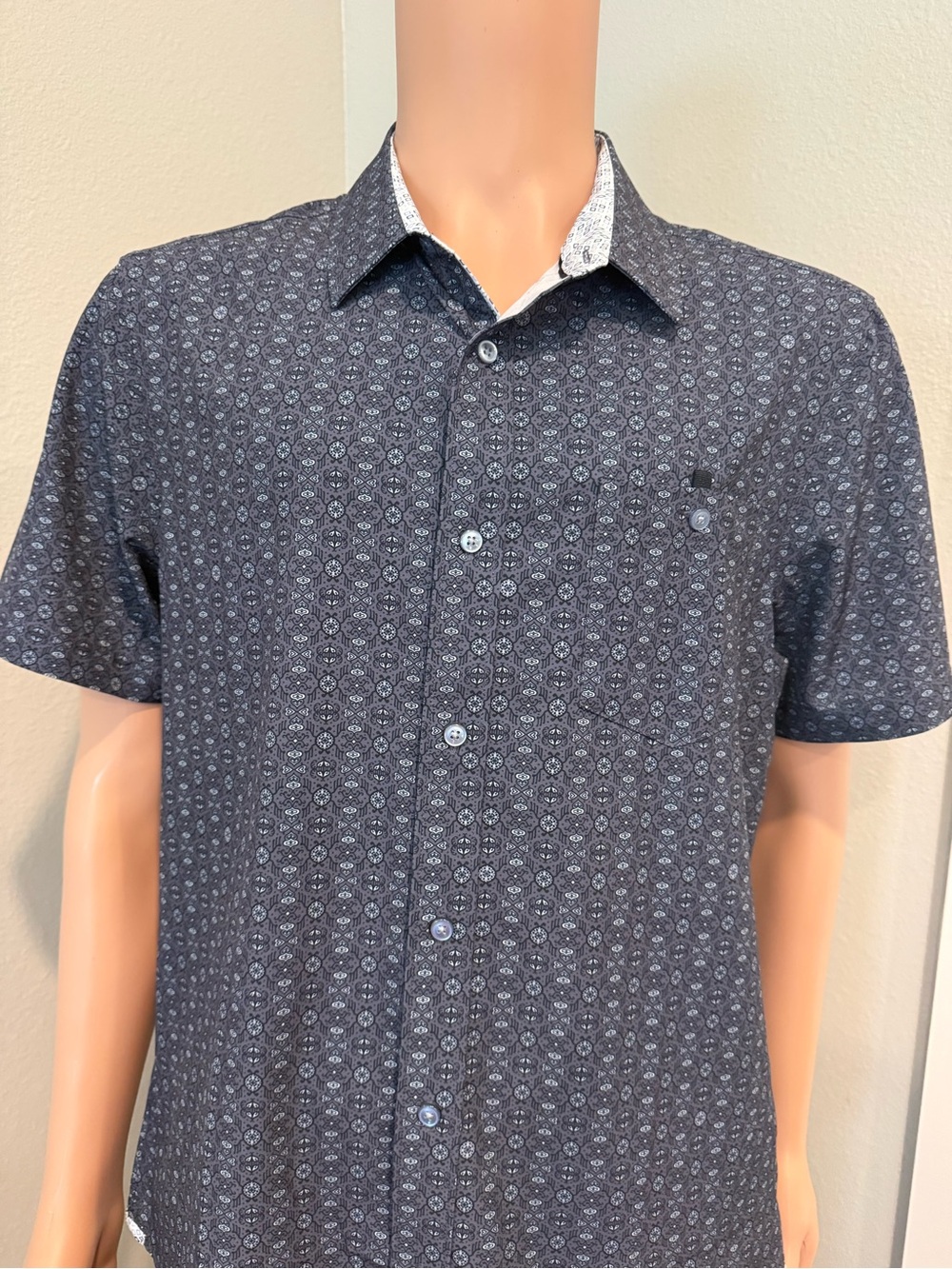 7 Diamonds Men's Dark Navy Short Sleeve Button-Down Shirt with Micro Print